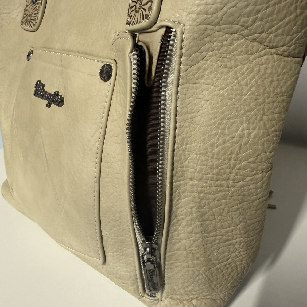 Wrangler Brown Western Tote Tooled Embossed Hair-On Fringe Zip Closure - Picture 3 of 8